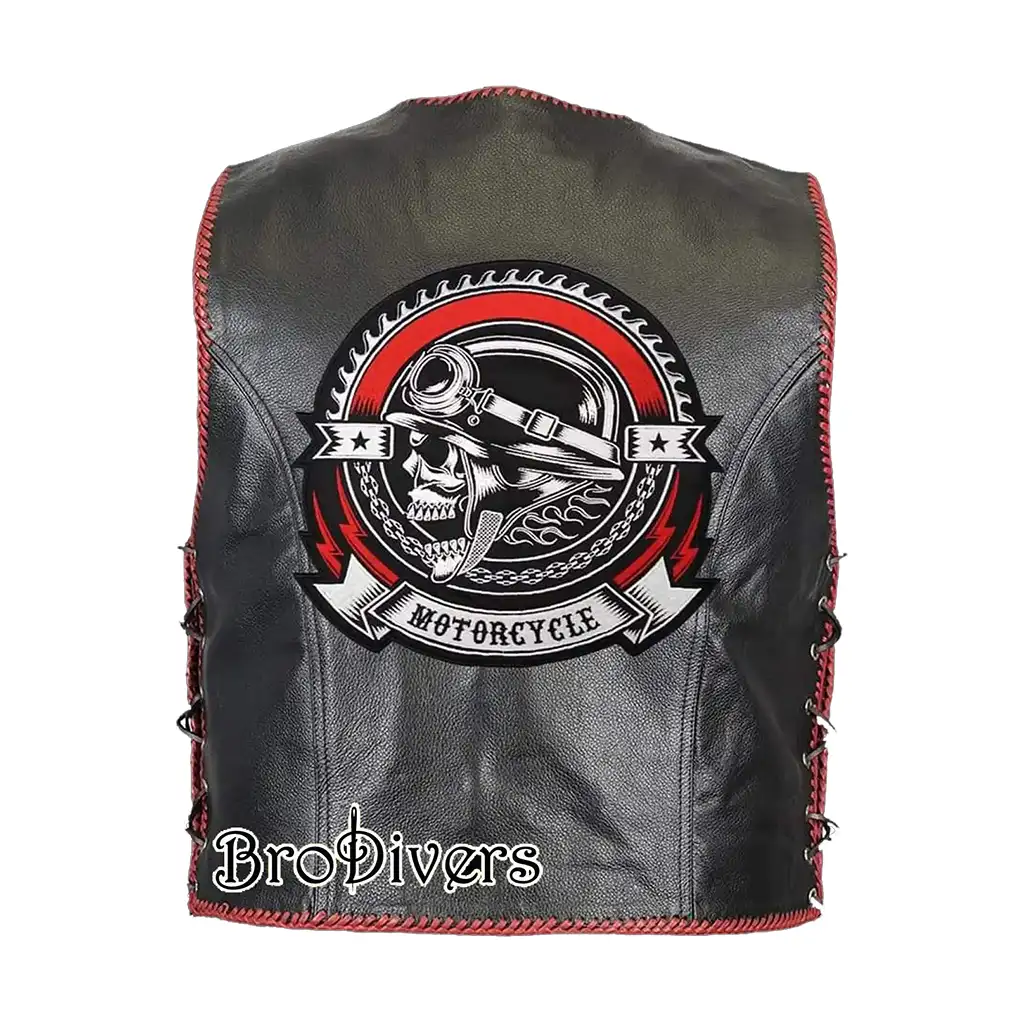 Circular motorcycle skull patch with embroidered badge design